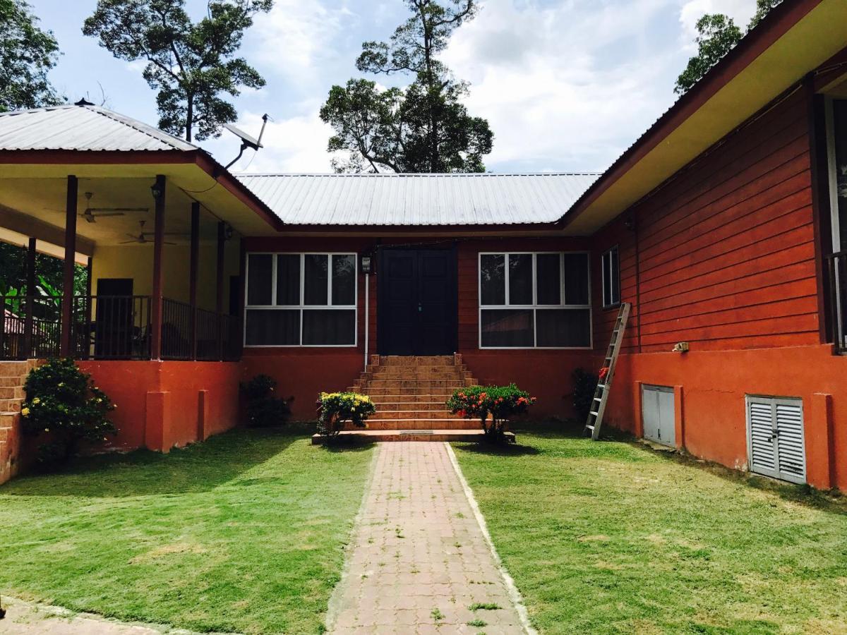 הוילה בטאנג קאלי Desa Kaloi Farmhouse מראה חיצוני תמונה